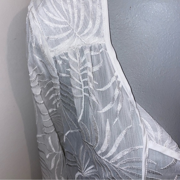 Saks Fifth AvenueTunic Blouse long sleeve sheer white floral embroidered medium - Picture 2 of 6